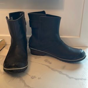 Sorel Leather duck boots sz 8